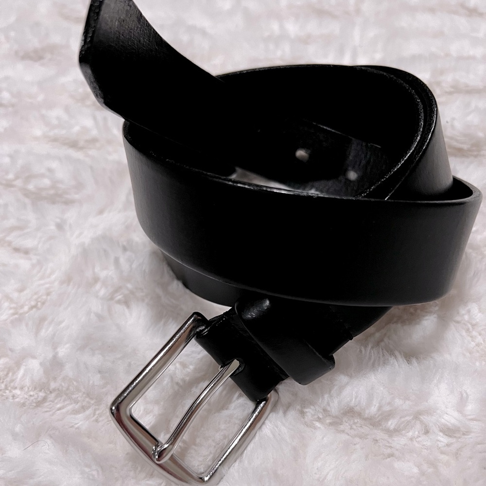 Banana Republic genuine leather men’s belt NWOT